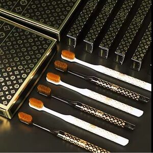 Luxury Toothbrush Set - Black and Gold